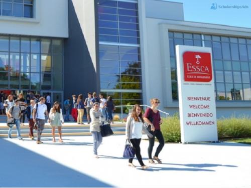 Bourses de distinction du baccalauréat de l'ESSCA School of Management, France 2022-23