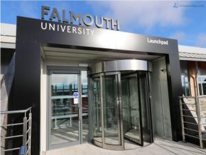 GRANDES bourses d'études pour l'Université de Falmouth, Royaume-Uni 2022-23